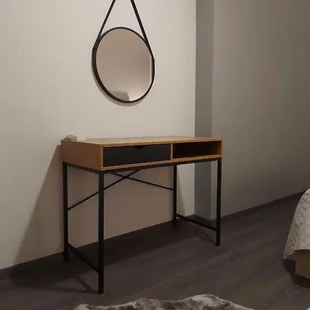 Square Apartment